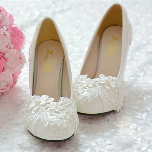 Mode Pearls flache Hochzeitsschuhe für Braut 3d floral Appliced ​​High Heels Plus Size Runde TOE Spitze Brautschuhe