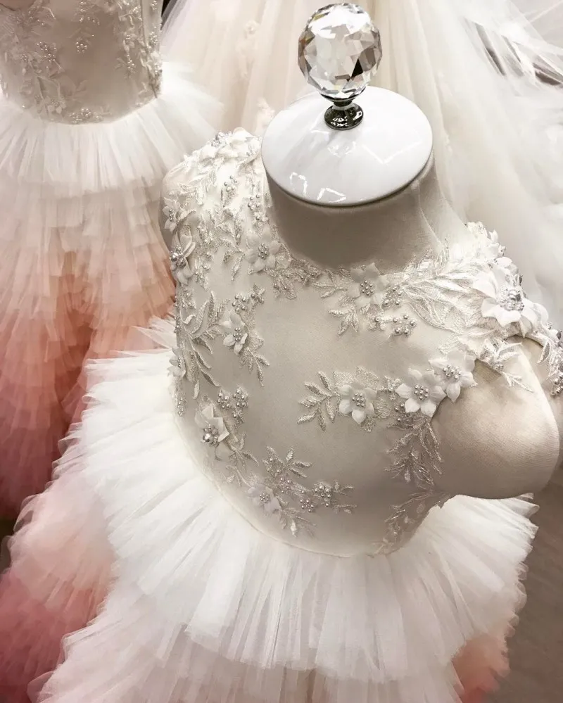 Бисер 3D Цветочные Аппликации Цветочница Платье Кружева Необычные Платья Старинные Свадебные Платья Для Маленькой Невесты