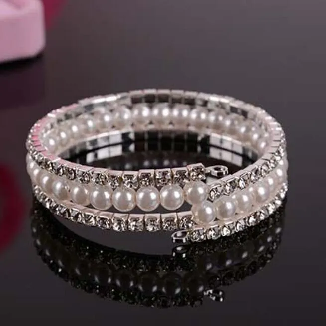 Luxury Pearls 3 Rows Rhinestones Stretch Bangle Bröllop Armband Brud Smycken Billiga Kristaller Armband för Bride Evening Prom Party