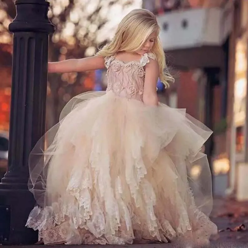 Lovely Girls Pageant Dresses With Cap Sleeves Lace Appliques Tiered Tulle Flower Girls Dresses For Weddings Floor Length Communion Dress