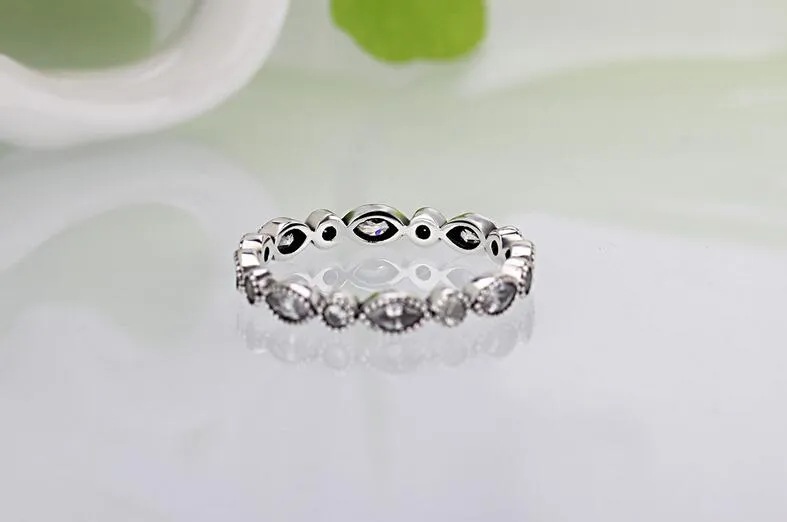 2017 New Fashion Vintage Jewelry 925 Sterling Silver Cute White Topaz CZ Diamond Gemstones Wedding Women Eye Band Ring Gift Si177l