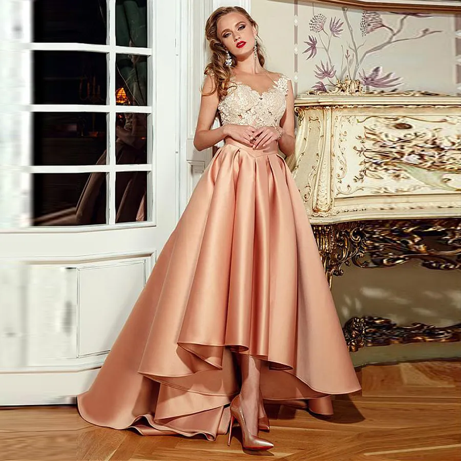 Модный тюль атлас-бато вырезок вырезок высокого низкого выпускного вечера с кружевной аппликацией шампанского и оранжевого сексуальных вечерних платьев платья