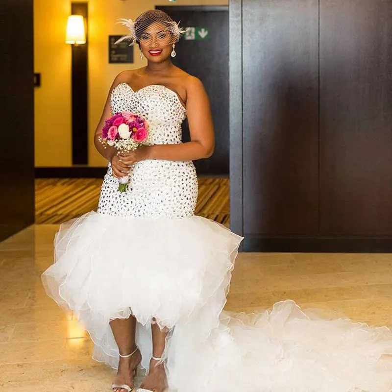 Кристаллы с бисером Высокие свадебные платья Африканский Плюс Размер Милая Свадебные платья Тюль Рышат Разведка Поезд Свадебные Vestidos