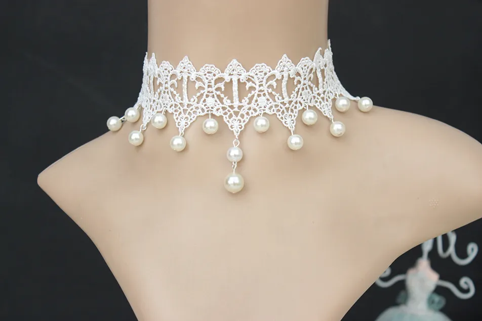 Vintage-Design-Spitze-Halsband-Halskette mit Kunstperlenschmuck für Brautböhmen, handgefertigt, verstellbar, Hochzeitsaccessoires im Angebot