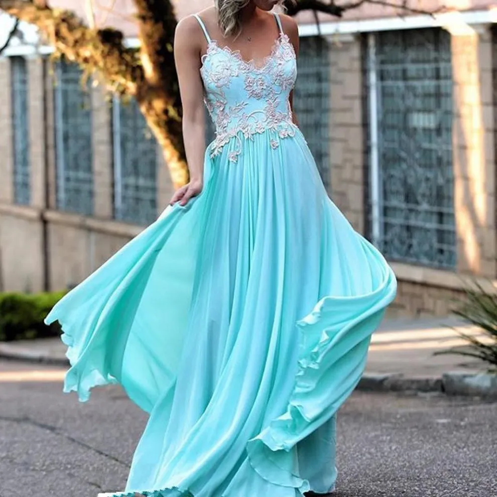 Light Blue Summer Long Prom Vestidos V Neck Spaghetti apliques de renda de cetim até o chão sem encosto Vestidos