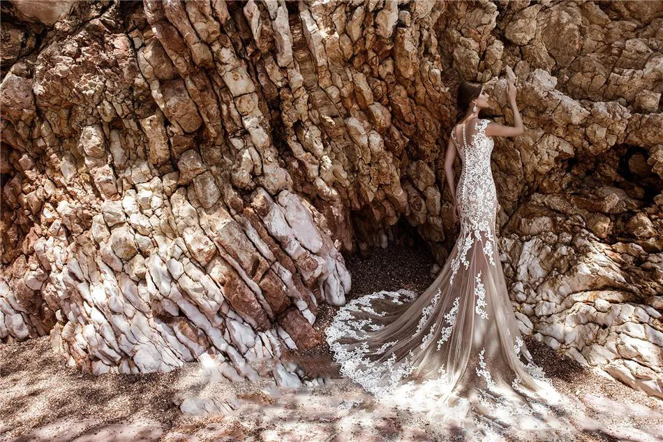 Champagne 3D Lace Beach bröllopsklänningar med avtagbar tåg Applique Sheer See Through Kirt Mermaid Wedding Dress Plus Size Bri304B