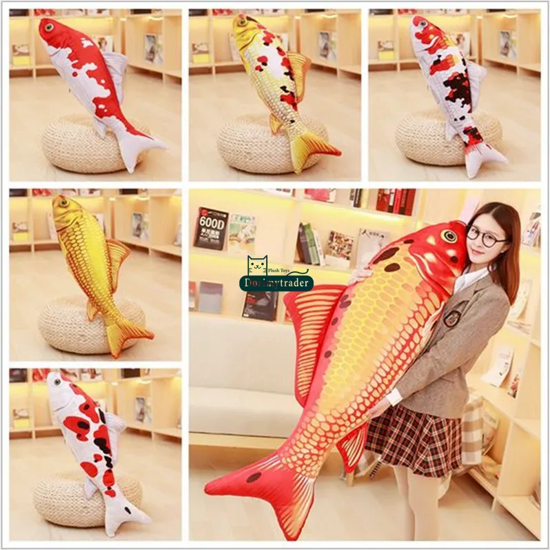Dorimytrader 135 cm grand animal simulé Koi poisson en peluche peluche doux poissons animaux oreiller poupée 53 pouces cadeau décoration DY61692