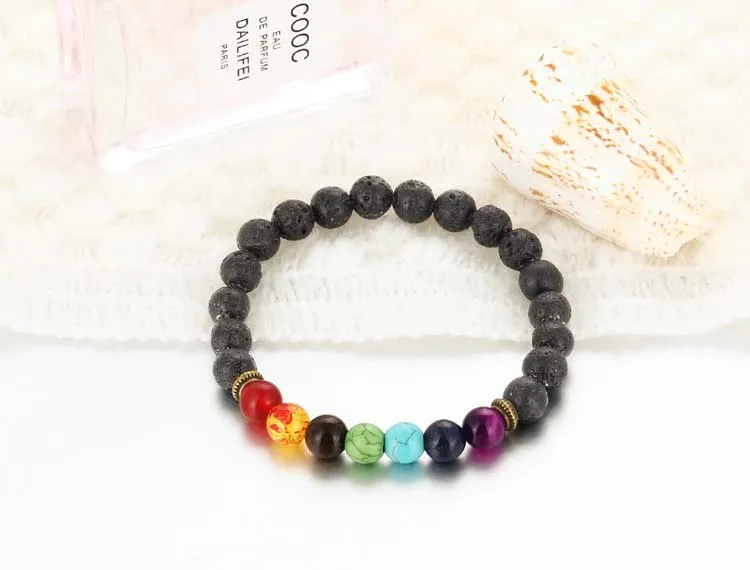 Moda 7 Chakra Pulsera Power Energy Pulsera Hombres Mujeres Moda Rock Lava Piedra Pulsera Mejor Vendedor Preferido