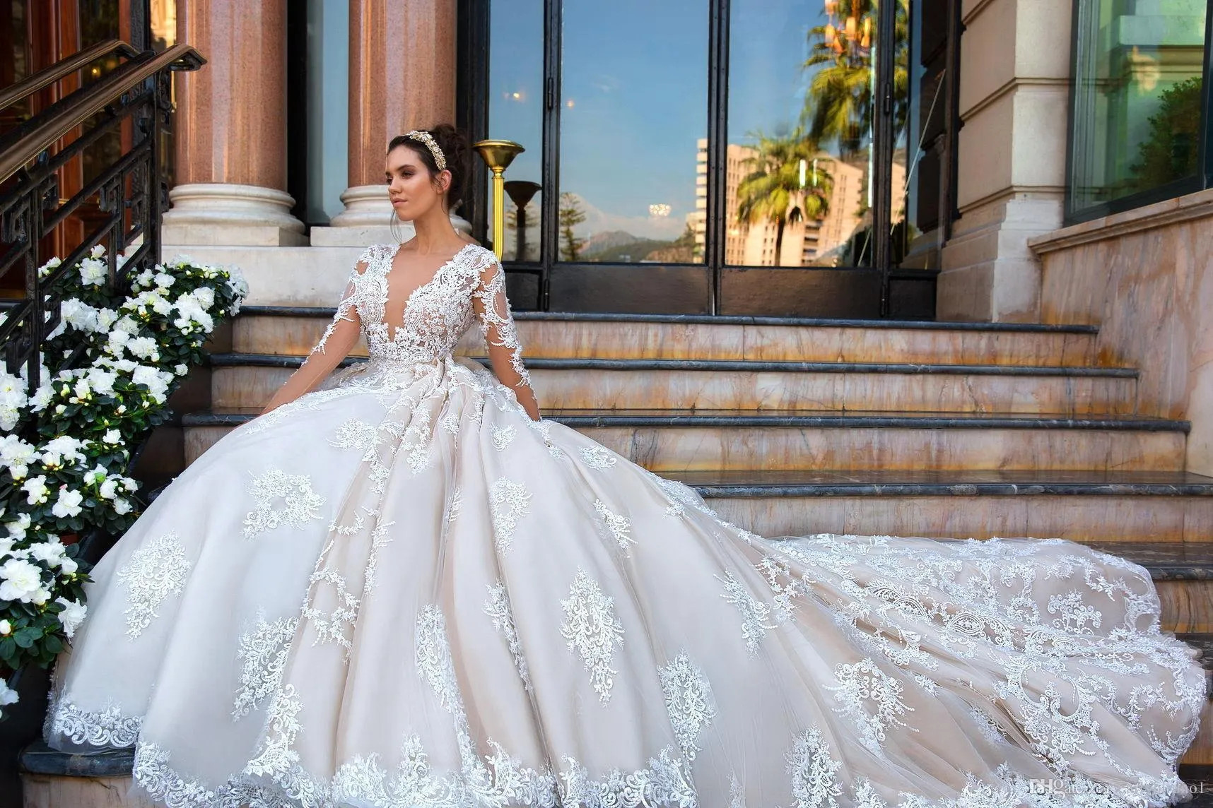 2018 خمر طويل الأكمام vestido دي novia ألف خط قطار المحكمة فساتين الزفاف تغرق الخامس الرقبة ثوب الزفاف مع الوهم مرة أخرى