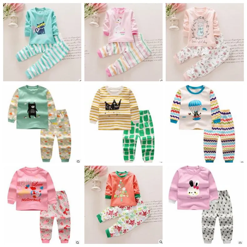 Set di abbigliamento per bambini Boy Cartoon Print Suits Girl T-Shirts Pantaloni Kids Striped Dot Tops Shorts Casual Toddler Bear Princess Cotton Outwears H37