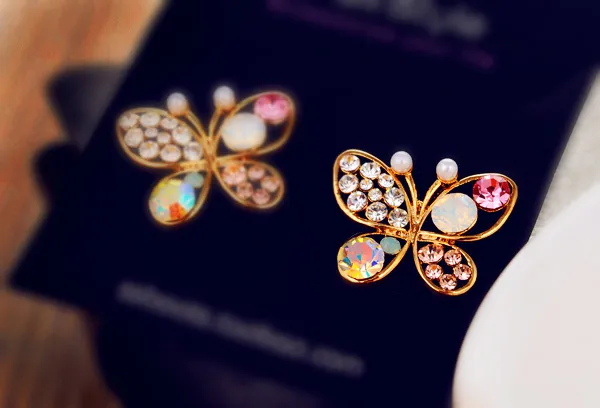 Orecchino da sposa di moda colorato con borchie a farfalle cave di cristallo colorato le orecchie in lega oro in lega donna Ear 8321802