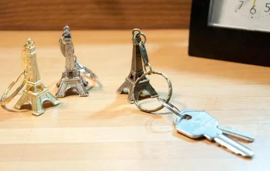 عشاق زوجين حلقة رئيسية الإعلان هدية المفاتيح سبيكة الرجعية برج إيفل مفتاح سلسلة برج الفرنسية تذكارية باريس كيرينغ للسيارات الملحقات