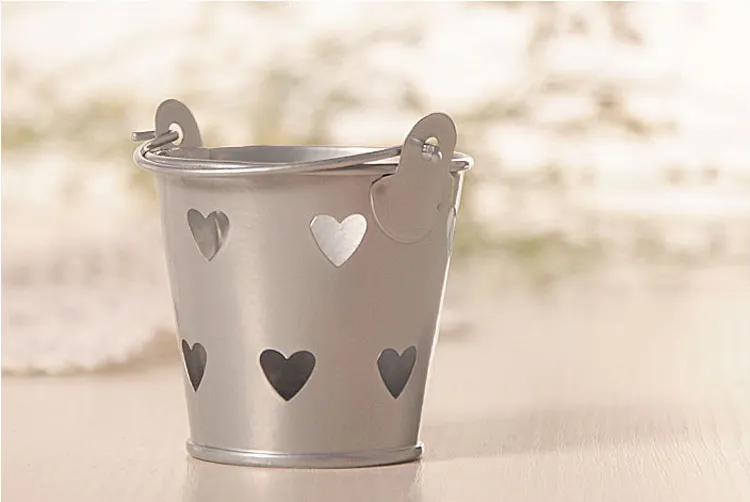 Hurtownie 30 sztuk Cute Metal Favor Pail Serce Dekoracyjne Doniczki Tin Wedding Favor Candy Posiadacze Mini Wiadro Dla Gości Pamiątka Świeca Pudełko