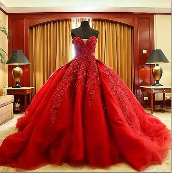 Michael Cinco Luxury Ball Gown Vestidos de novia rojos Encaje de calidad superior Con cuentas Sweetheart Sweep Train Gothic Wedding Dress Civil vestido de 2019