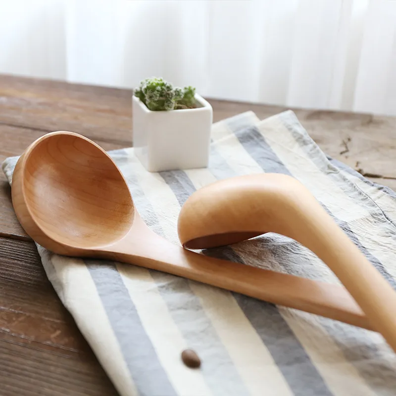 Grande mestolo di legno con gancio Manico lungo Zuppa Cucchiai da portata Mestolo di legno Mestolo da pranzo Cucchiaio da cucina Utensili da cucina Utensili da cucina