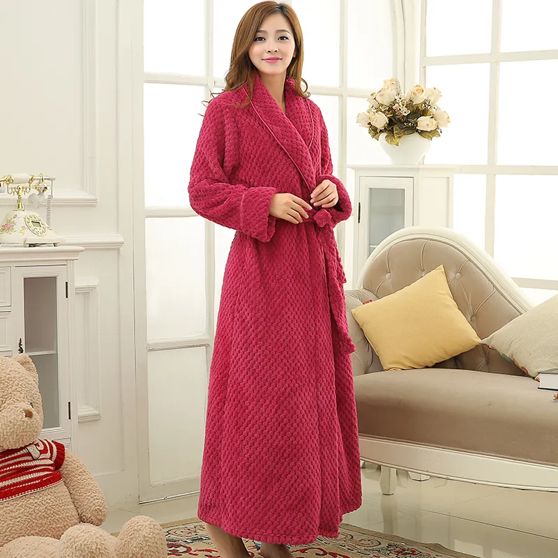 What are the benefits of wearing silk pajamas womens?