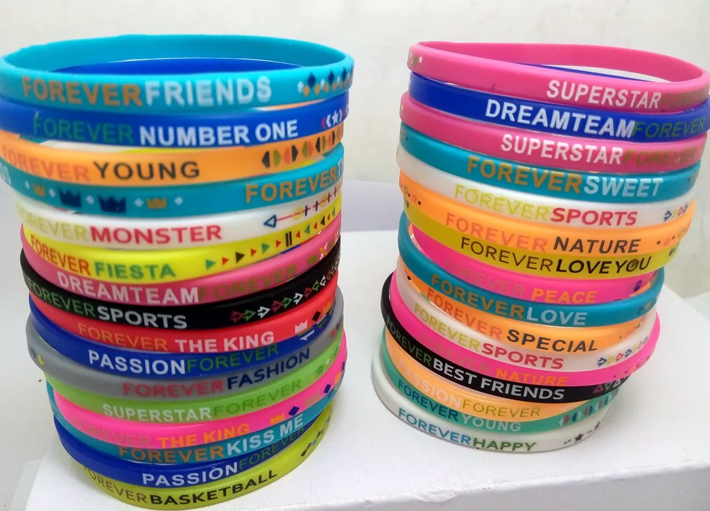 Party bag fillers Lovely Top Mixed Men Women Beautiful Silicone Bracelets Children Amazing Wristbands Fashion Jewelry NEW