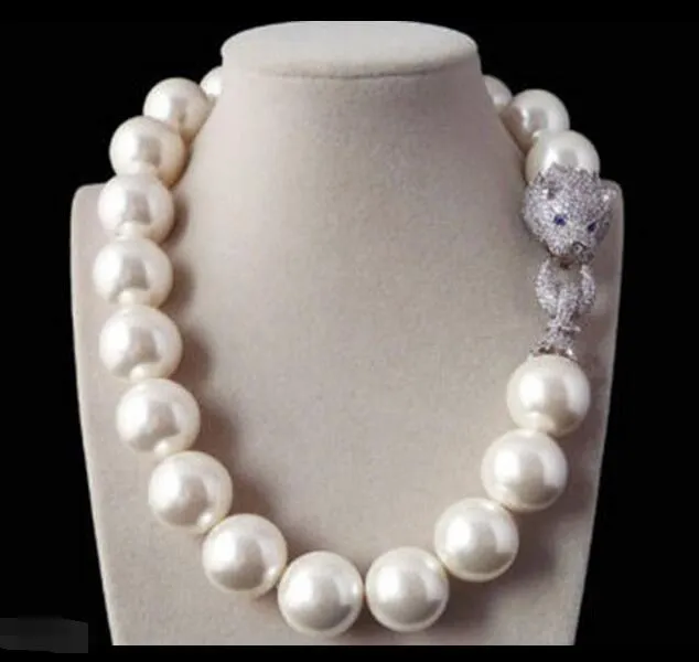 Collier En Perles Blanches - Longueur 45cm - Occasion En Parfait état