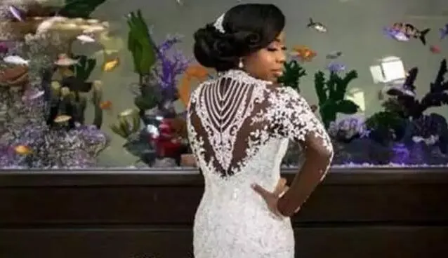 Lyxig 2019 Afrikansk sjöjungfru bröllopsklänningar Långärmad Sexig Sheer High Neck Sparkle Pärlor Lace Satin Nigerian Chapel Bridal Gowns Plus Storlek