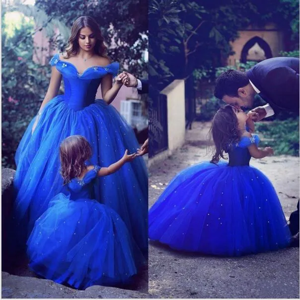 Princesa Cinderela Azul Tule Flor Meninas Vestidos de Casamento Fora Do Ombro Meninas Vestido De Aniversário Pageant Primeira Comunhão Vestido 2017 Custom Made