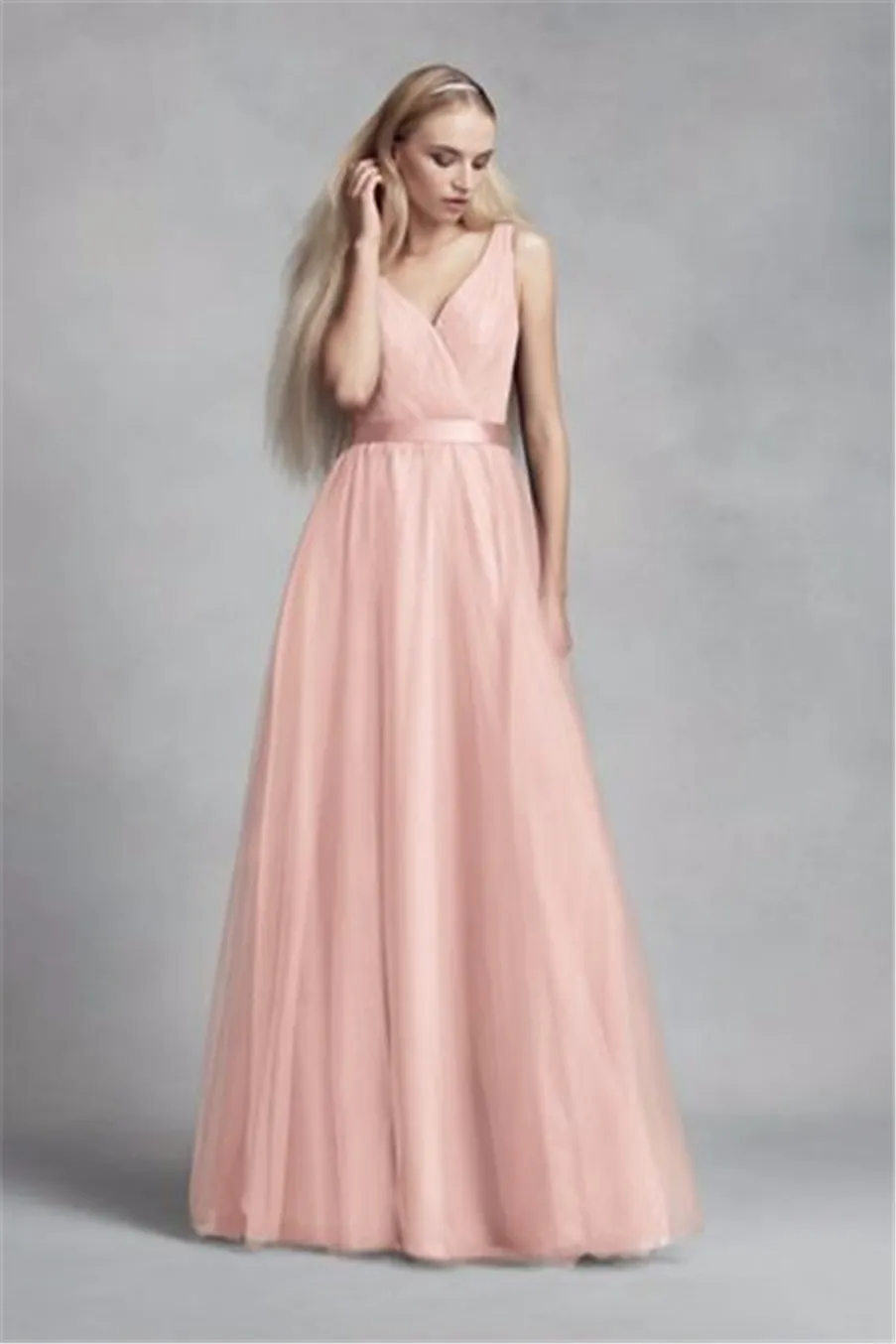Elegant Tulle V Neck Bridesmaid Dress with Lace Back for Wedding Party
