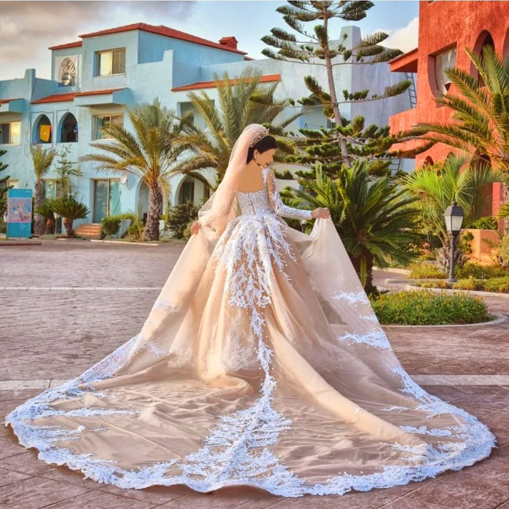 Royal queen wedding dress discount