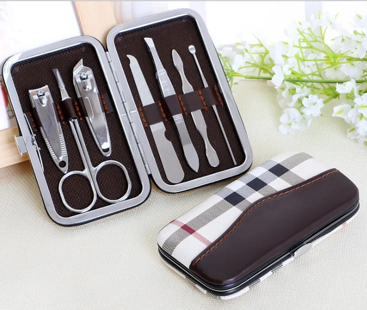 Logo Manicure Pedicure Tool Kit Set With Manicure Kit, Clippers, Scissors, Tweezers, And