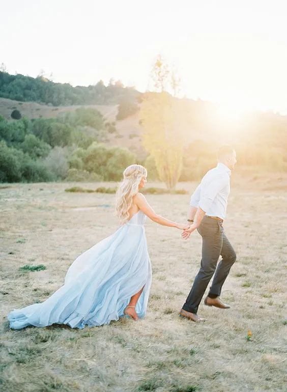 Oszałamiające 2019 Light Sky Blue Tiulle Sukienki zaręczynowe Seksowne plecy spaghetti paski V Długie formalne suknie