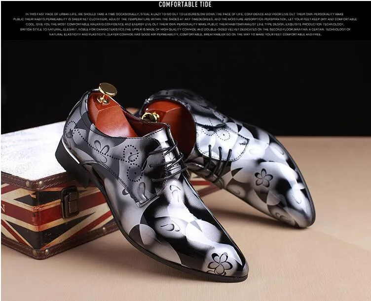 YENI Lüks Moda erkek Elbise Ayakkabı Patent Deri Sivri Burun Erkekler Parti Düğün Ayakkabı Daireler Derby Ayakkabı EUR38-46 AXX327
