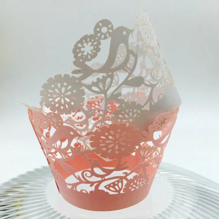 faveurs de mariage gâteau de mariage filigrane découpé au laser tasse de dentelle emballage de gâteau emballages de cupcake pour la décoration de fête d'anniversaire de mariage 12 pièces par 