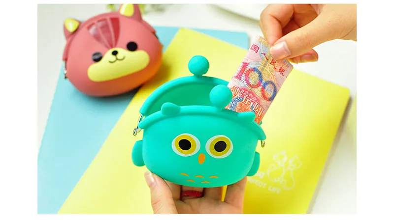 Mini Lovely Cortoon Coin Bag med 26 olika tecknat Silica Gel Hand Bag gratis DHL Shiipping