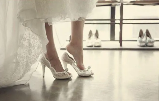 Elegant Beautiful Vogue Lace and Sheepskin Simple Style 10 cm High Heels Wedding Bridal Shoes