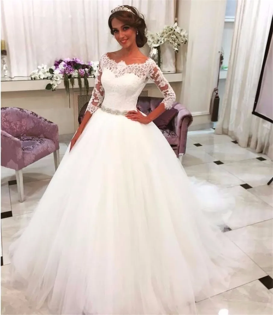 abiti da sposa Abito da sposa a tre quarti con spalle scoperte Manica a 3/4 Scollo a barchetta Abito da ballo Cintura di perle Appliques Abiti da sposa in pizzo