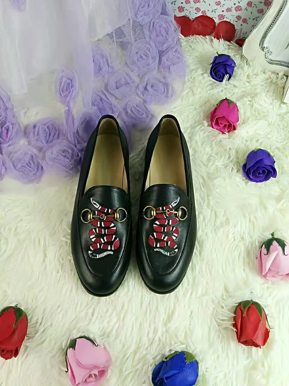 best version! u721 40 genuine leather embroidery flats loafer shoes flower snake heart lips black white g 2017 boyish stylish