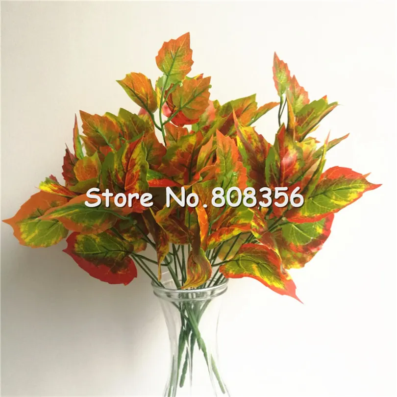 Een rode esdoorn blad bloem plant kunstmatige herfst plastic groen gras plant 35cm lang voor huisfeest decoratie