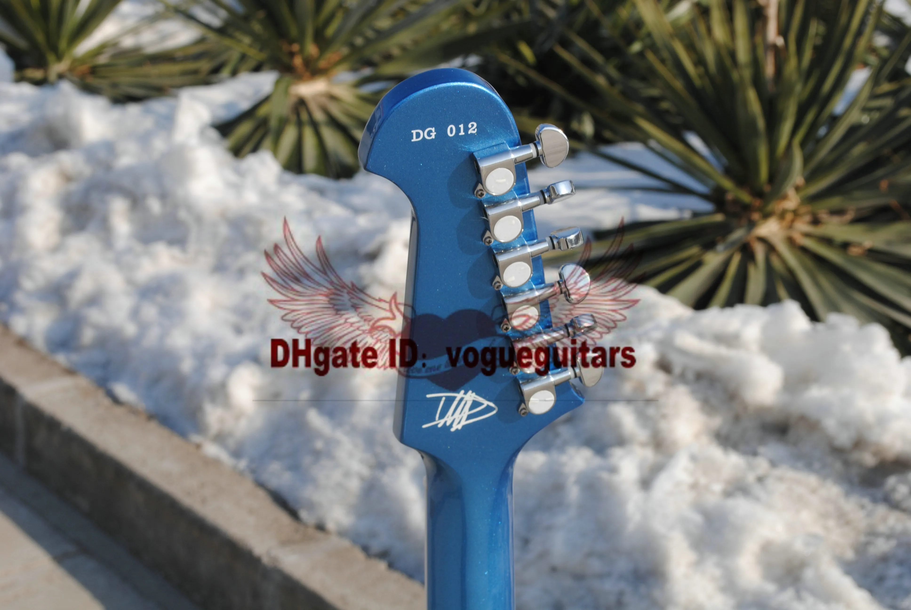 Atacado e varejo personalizado Guitarra Elétrica com tremolo Em Azul de Alta Qualidade Frete Grátis de acordo com cor personalizada pedido