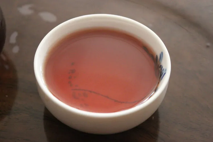 sale pu is ripe tea, 357 g oldest old puer tea, dull red, sweet honey, puerh tea, old tree .