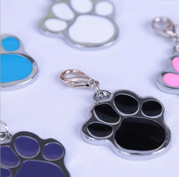 2017 Nouveau chien patte Alliage Pet Chien Chat ID Carte Tags Collier ornements Porte-clés