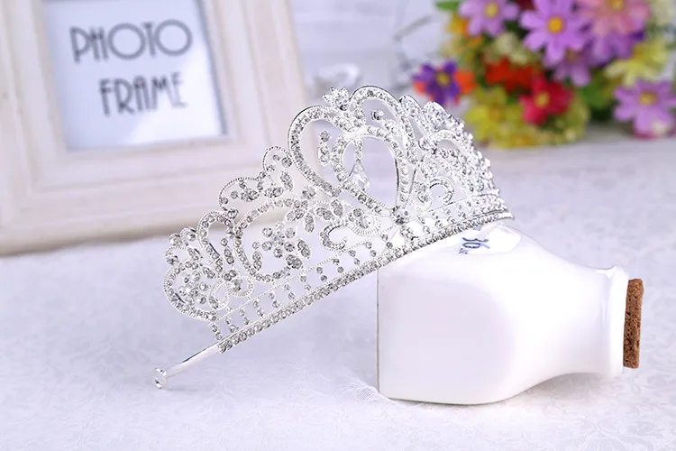 Gold Sliver Tiaras och Crowns for Bridal Sweetheart Sharp Gorgeous Bridal Hair Jewelry Bling Bling Stones Headpieces For Girls254p