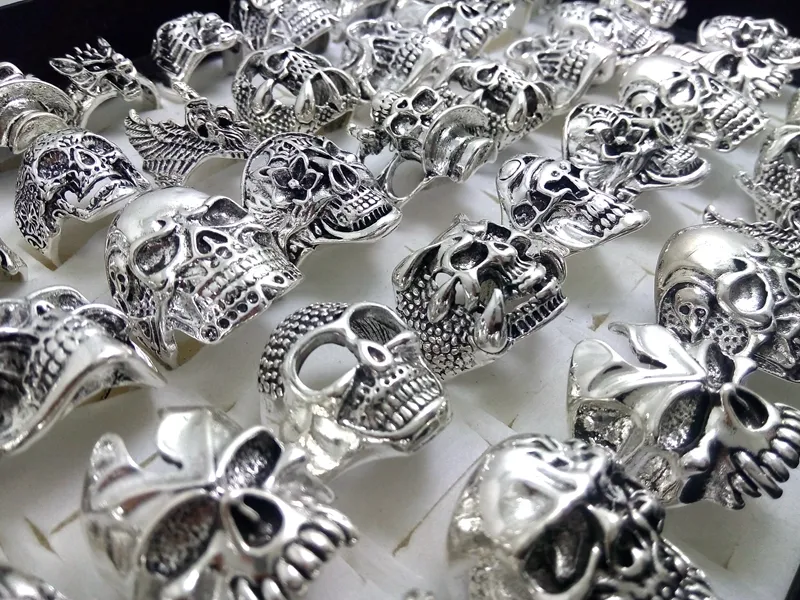 Skull Skeleton Gothic Biker Rings Anello punk rock da uomo Favore di partito Top Styles Mix all'ingrosso Fashoin Cool Jewelry HOT