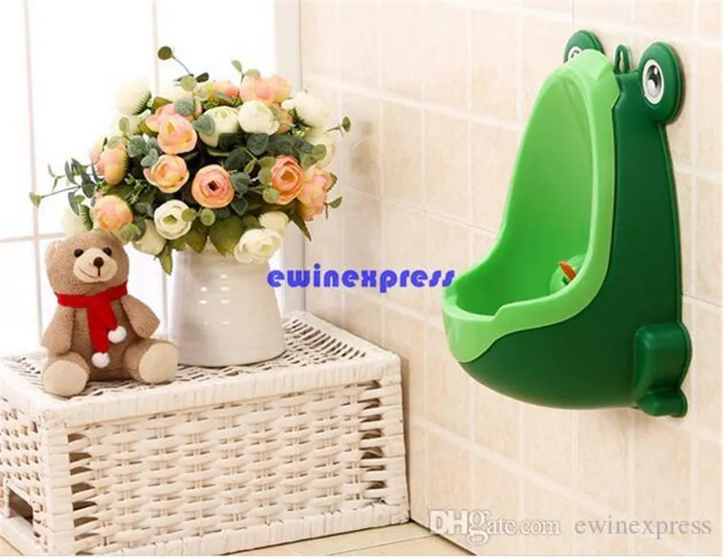 Kids PP Frog Children Stand Vertical Urinal WallMounted Urine Potty Groove Kids Baby Boys Urinal New Promotion Wallmounted Train3714561