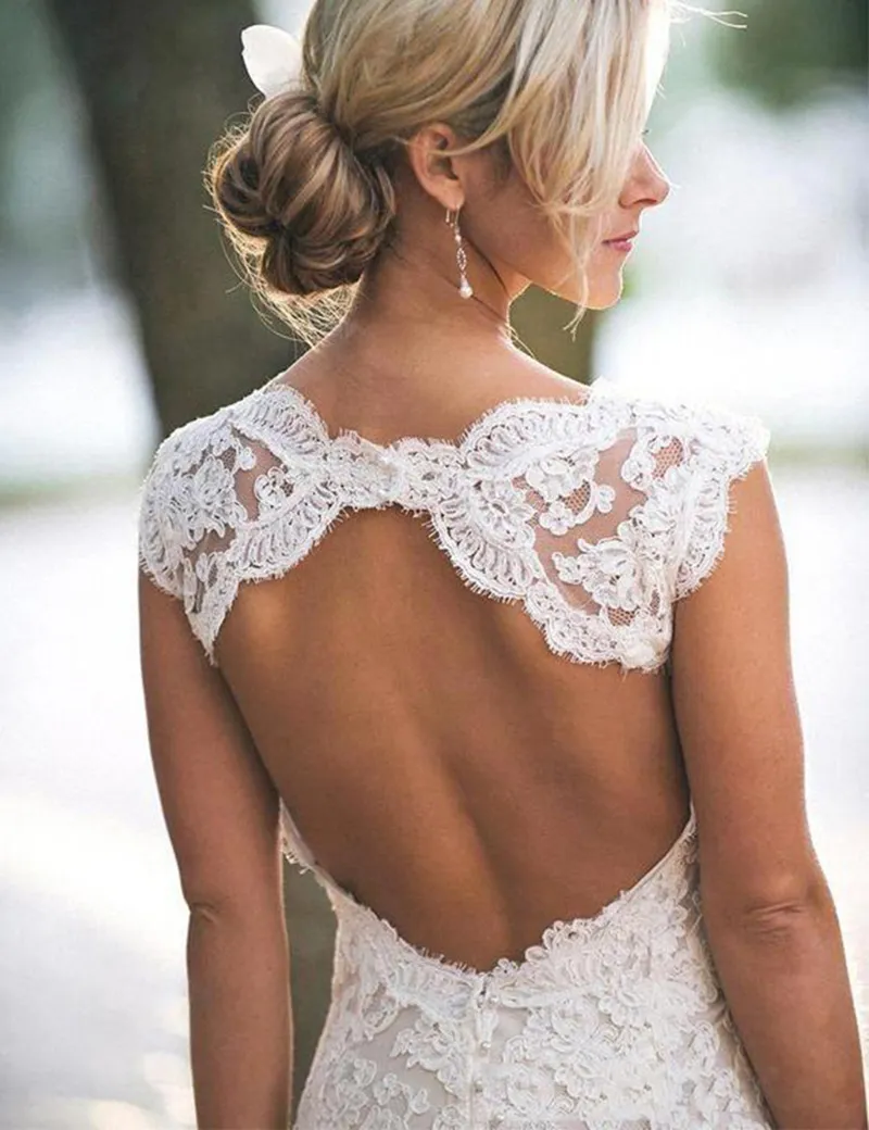 Vestidos de novia 2021 Lace Bröllopsklänningar Bröllopklänningar V-hals Sweep Train KeyHole Bak Golvlängd