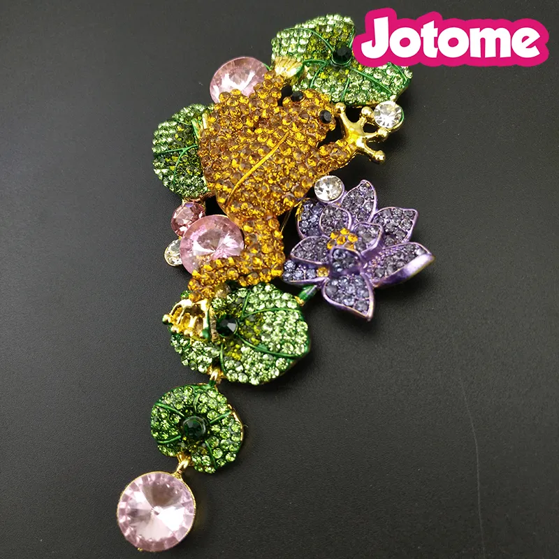 50 pz lotto piuttosto goldtone stagno rana spilla fiore di loto marrone verde strass spilla di cristallo animale spilla