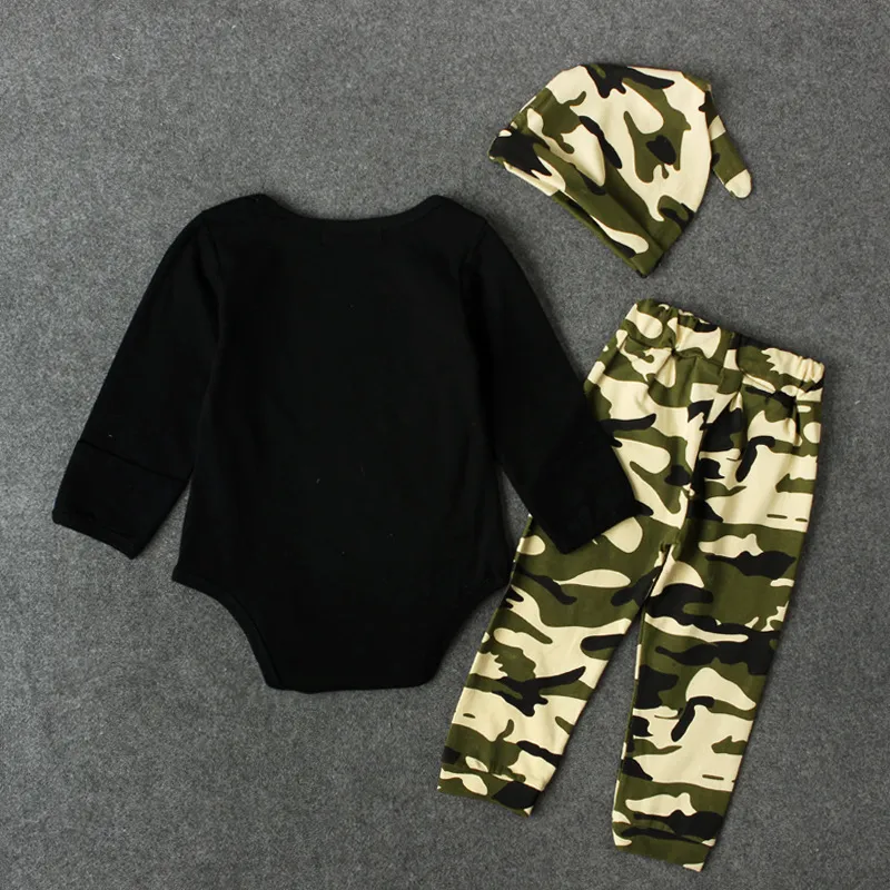 Roupas novas dos bebés define INS crianças infantis letra imprimir romper + camuflagem calças compridas + chapéu 3 peças ternos Z11