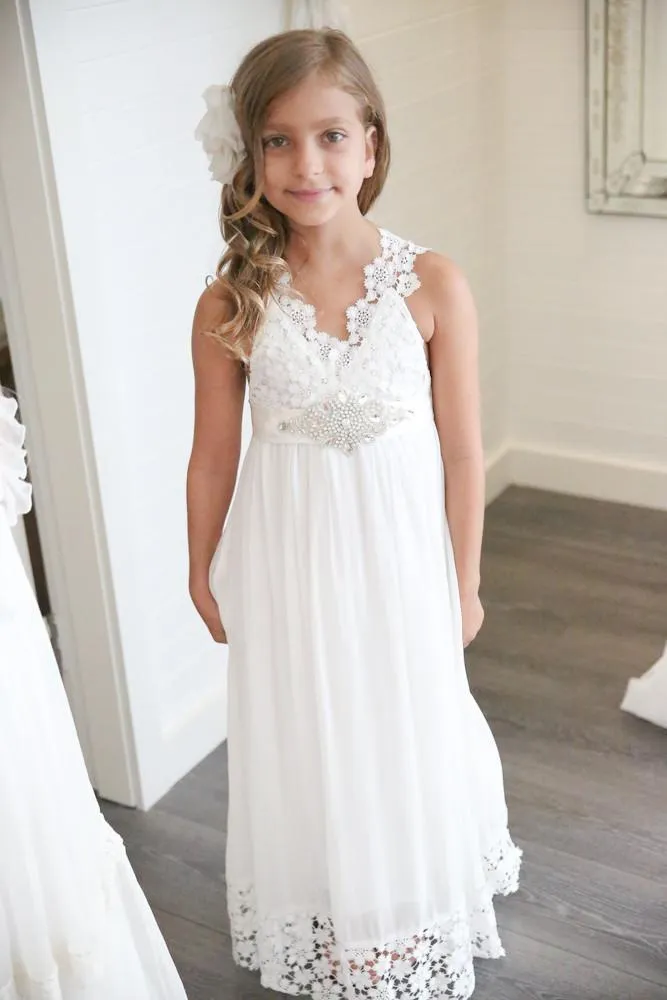 2019 Nuovo arrivo Boho Flower Girl Dress la cerimonia nuziale Beach Scollo a V Una linea di pizzo e chiffon Bambini Abiti da sposa bianchi Custom Made