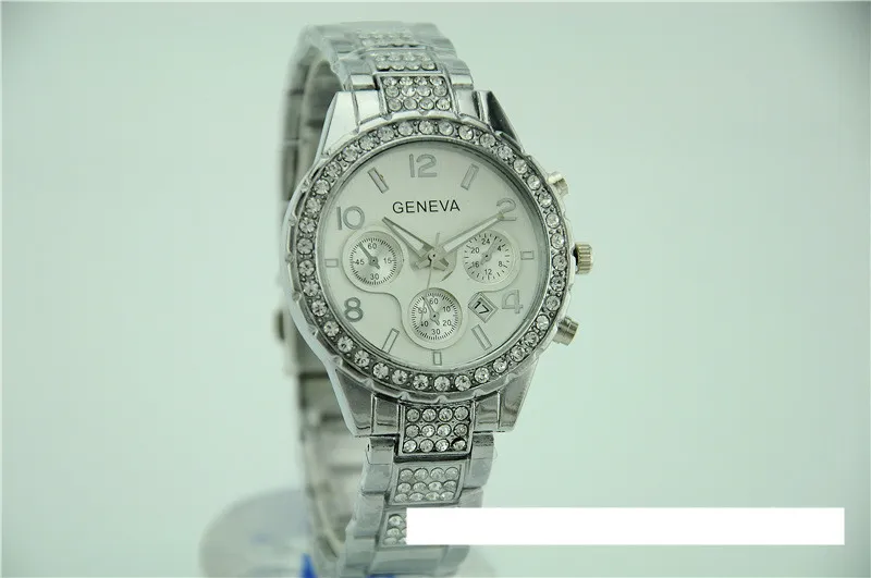 Moda Wristwatches Kobiety Diament Złoty Srebrny Stop Róp Rhinestone Stal Zegarki z kalendarzami Data Sukienka Sukienka Zegarki