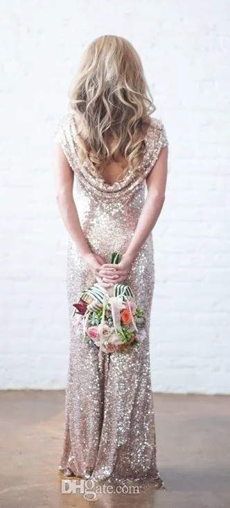 2021 Sparkly Rose Gold Champagne billiga sjöjungfru brudtärna klänningar Korta ärmar paljetter Backless Long Beach Wedding Party klänningar3142528