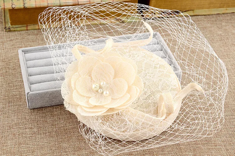 2019 Exquisite Vintage White Fascinator Sinamany Hats For Wedding Bridal Church With Flowers Net LaceEoupean StyleKentucky Derb3031990