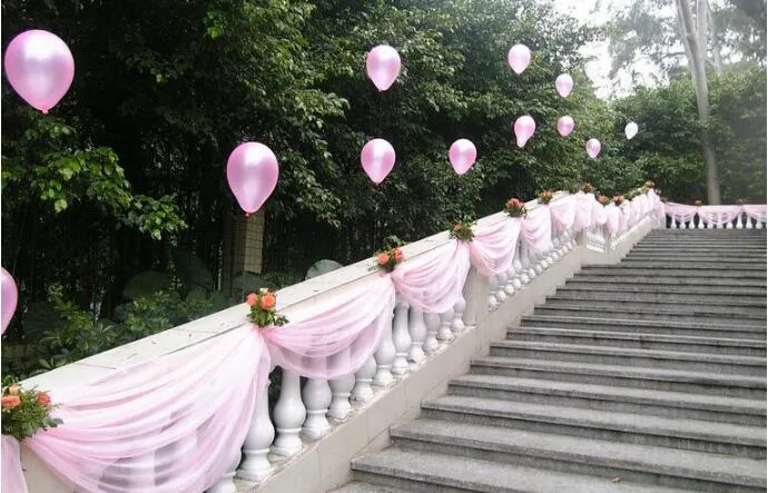 幸せな結婚結婚式の装飾糸の背景ガーゼのカーテン階段armrestの結婚式のお祝い用品