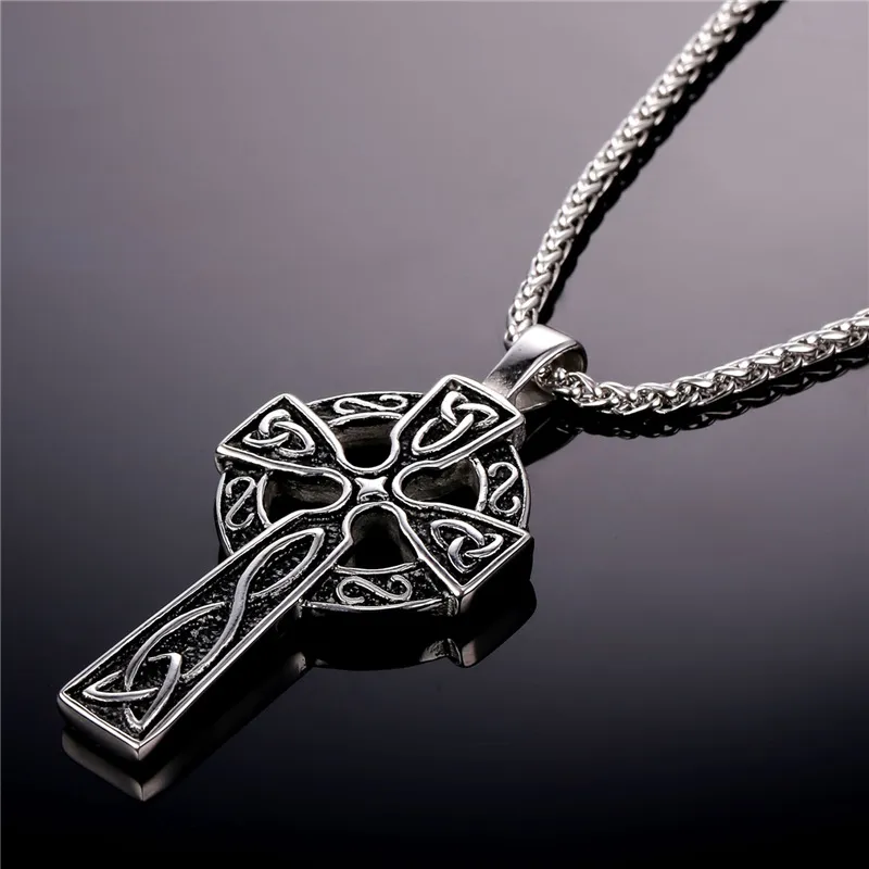 18K vergulde roestvrijstalen Keltische christelijke sieraden Triquetra Viking Triple Horn of Odin Celtic Cross -kettingen Pendant2481